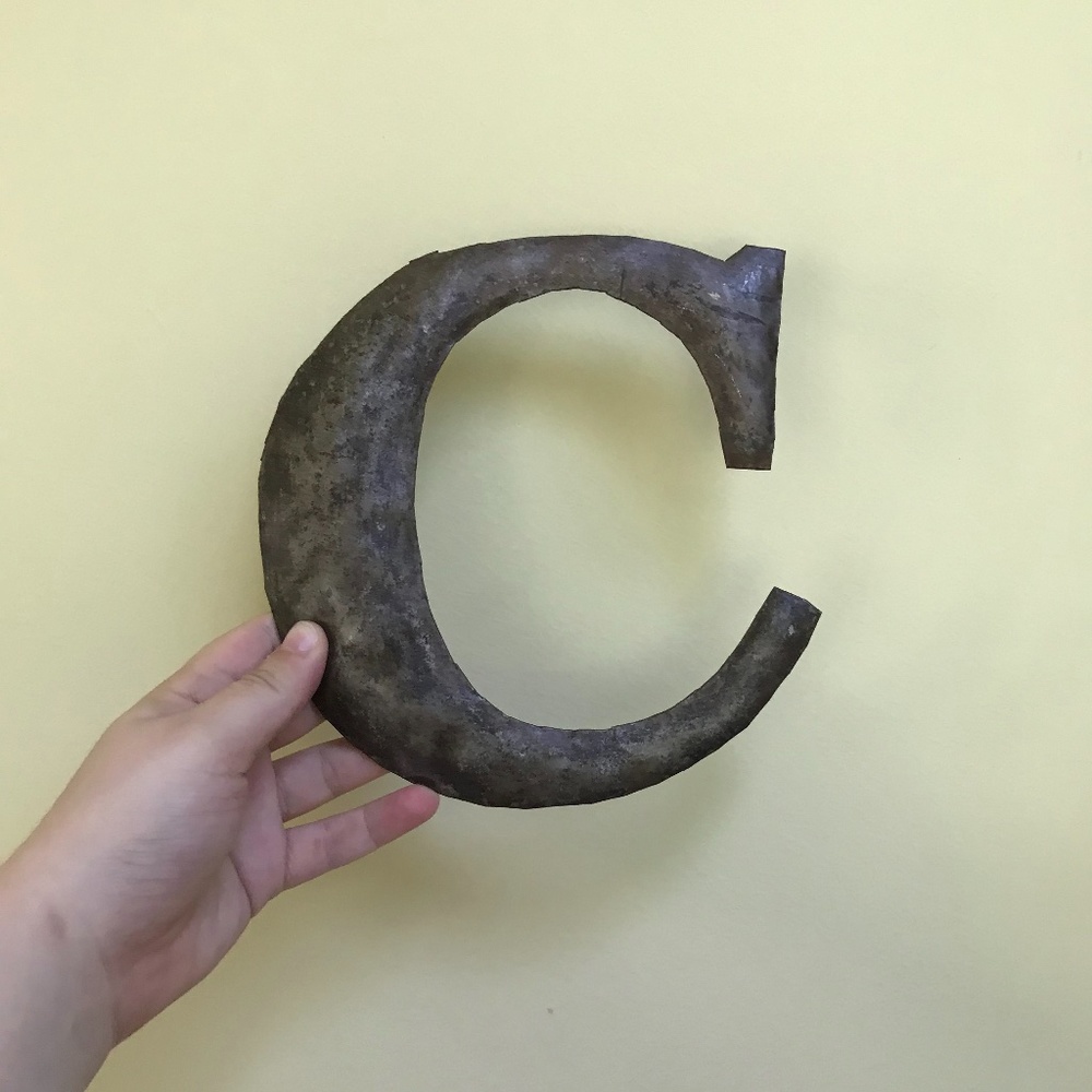 'C' WALL METAL RUSTIC DECOR